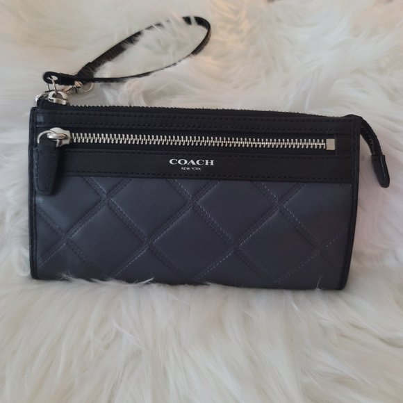 Coach Handbags - NWOT Coach Large Color-Block Leather Quilted Wristlet Wallet